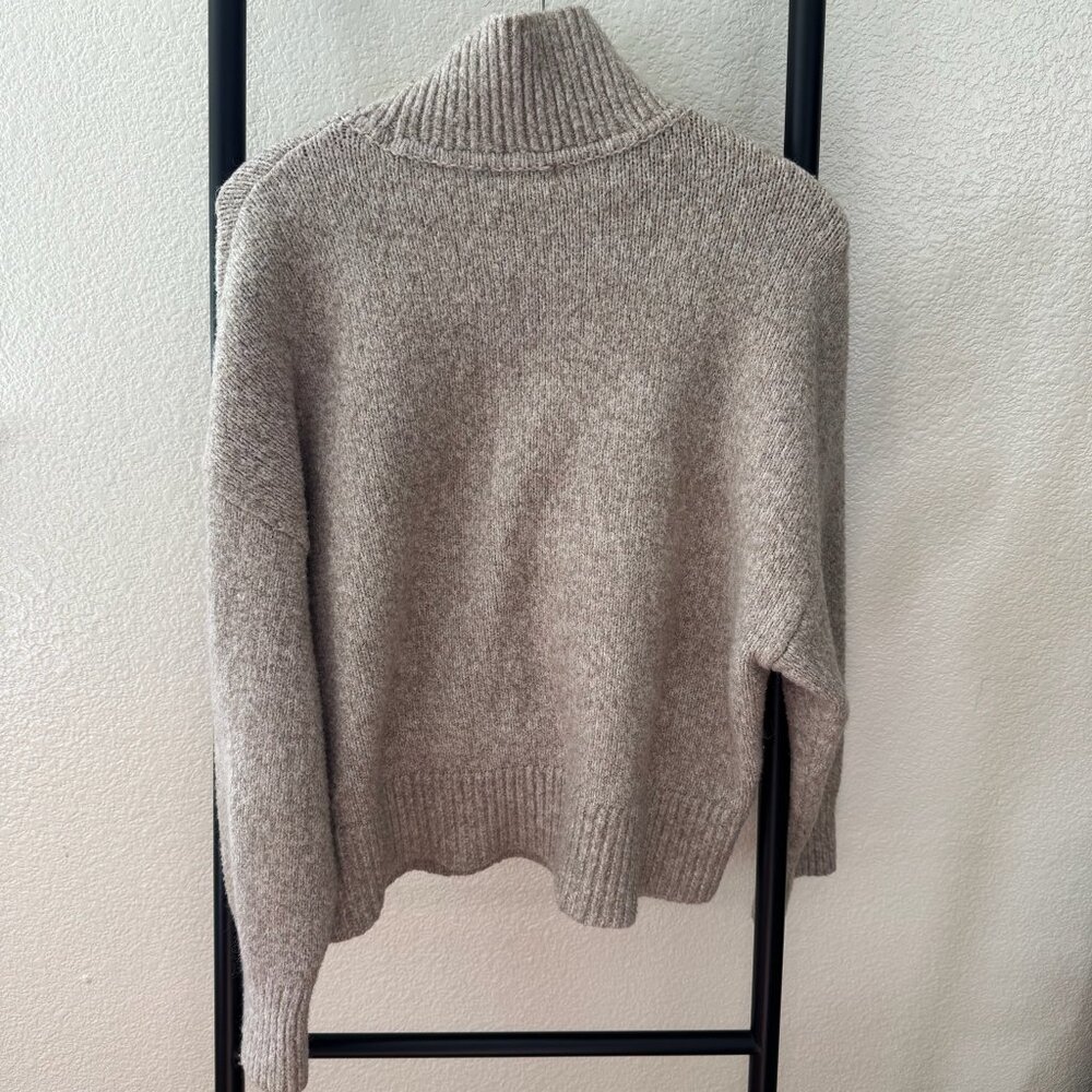 H&M Oatmeal Wool Blend Turtleneck Sweater Size Large - Picture 4 of 5